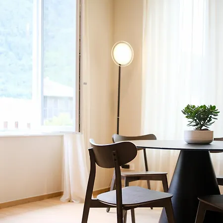 The Balcony Premium - 3 Min Walk To Bernina Express & Station Тирано