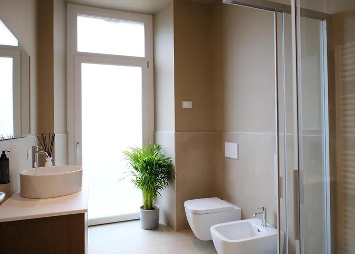 The Balcony Premium - 3 Min Walk To Bernina Express & Station