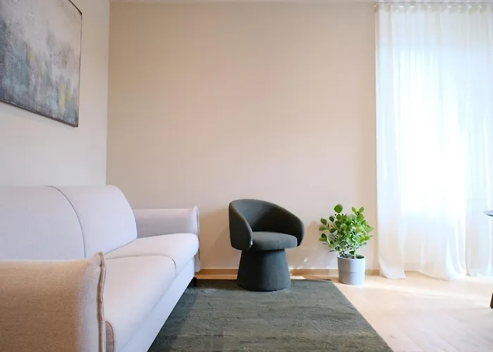 The Balcony Premium - 3 Min Walk To Bernina Express & Station Апартаменты *